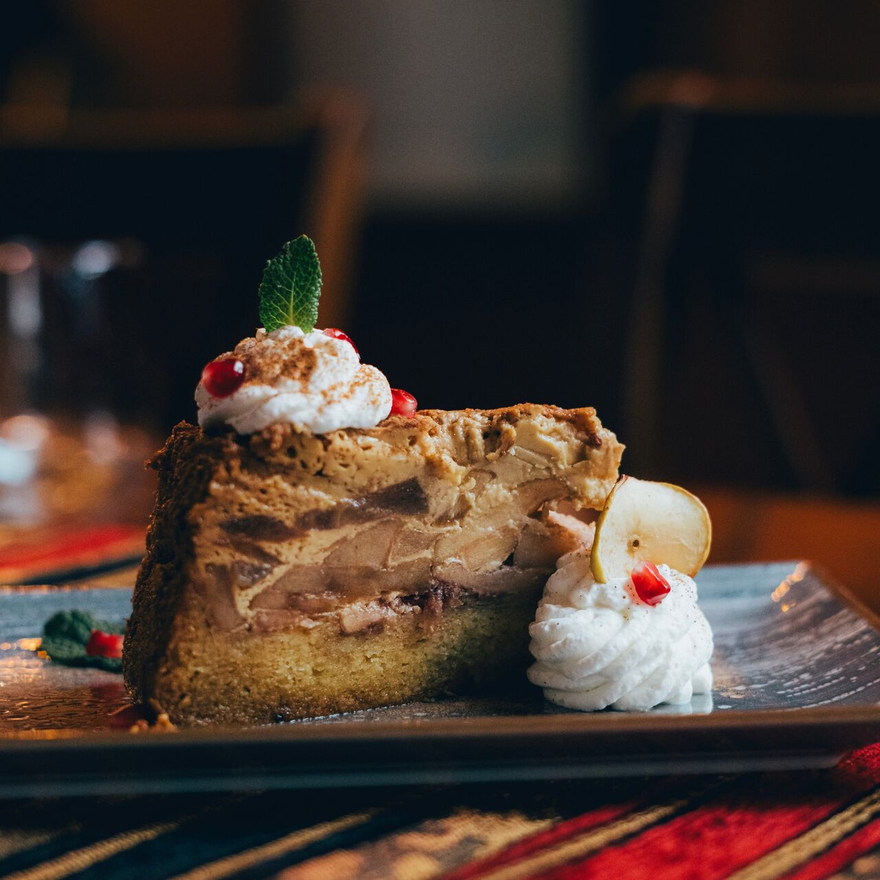 Tort cu nuci și mere