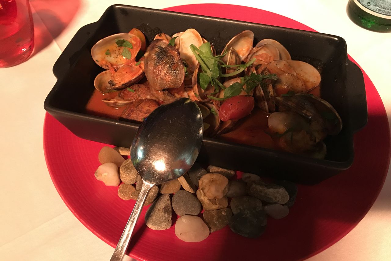 UN CRUSTACÉ AU HASARD