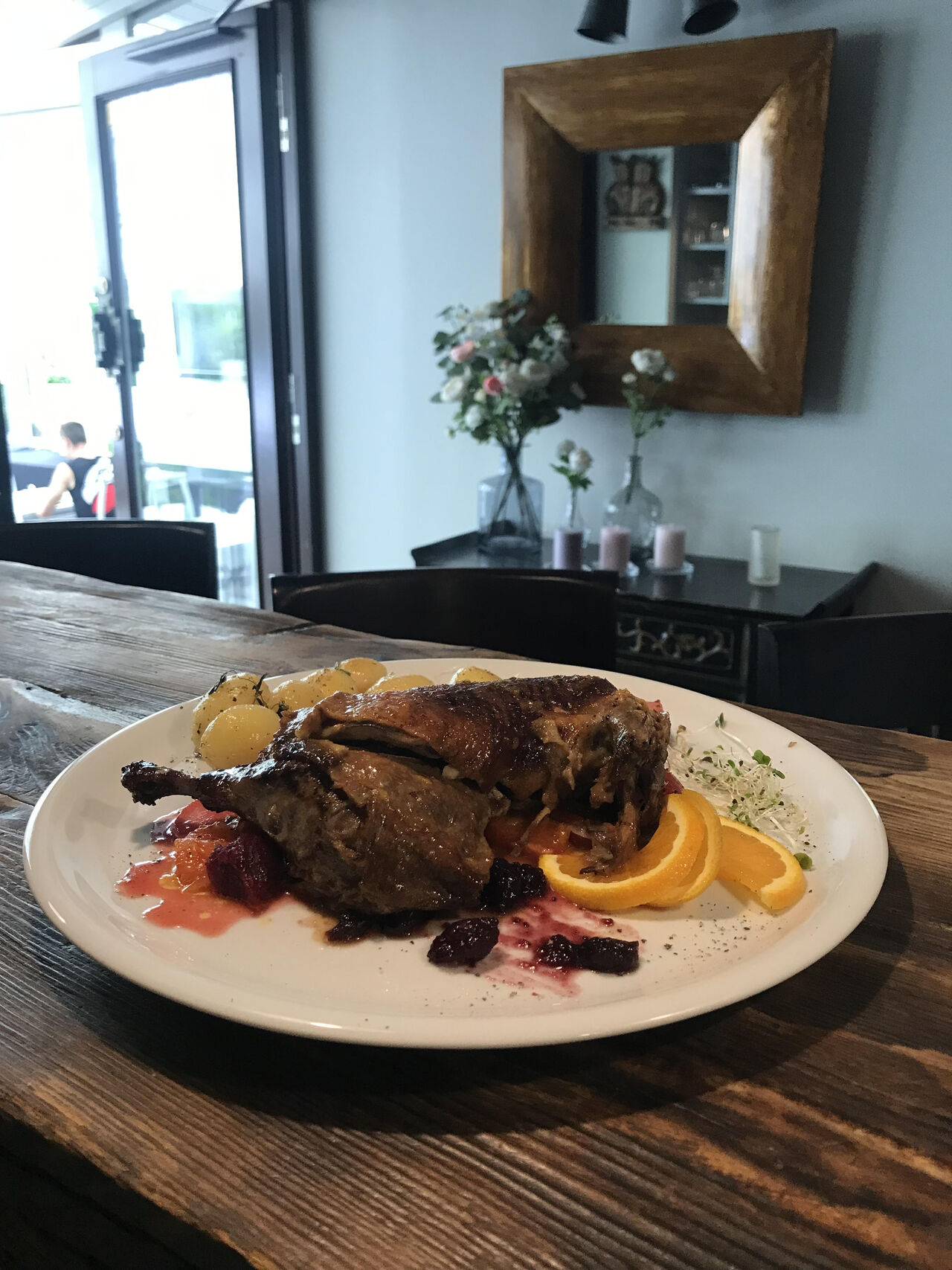 1/2 kaczki/ziemniaki opiekane/jabłko/pomarańcza/buraki