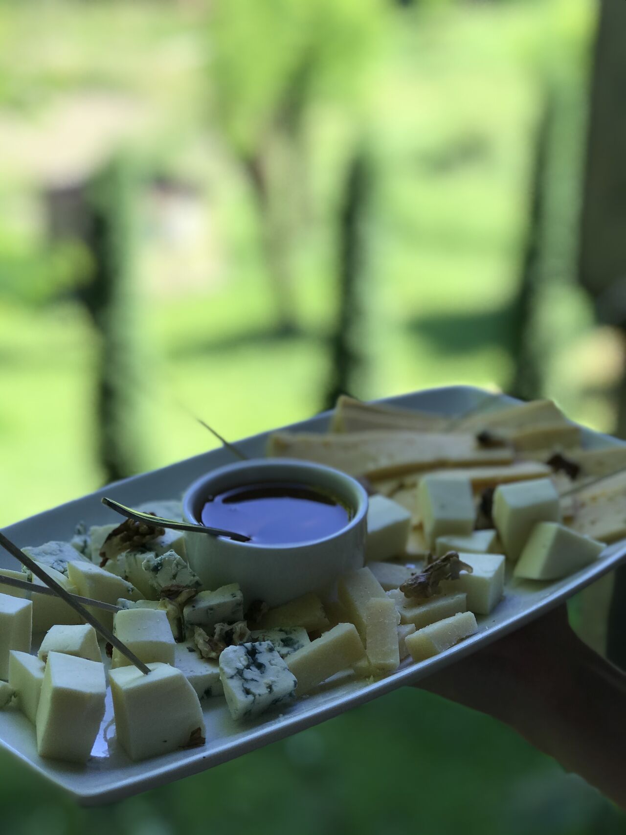 Плато благородних сирів