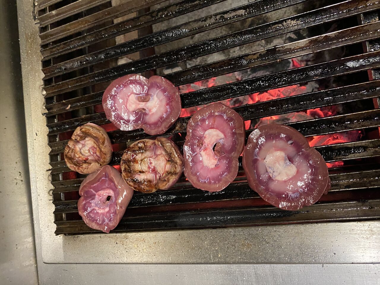 Petits rognons de veau à le braise 