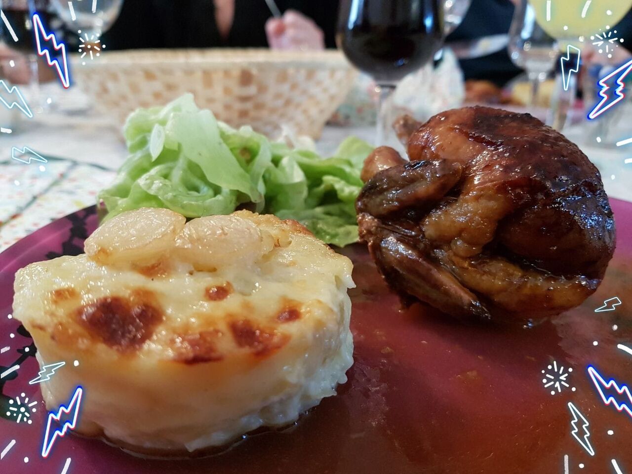 caille farcie aux cèpes et foie gras sauce café et gratin de pommes de terre