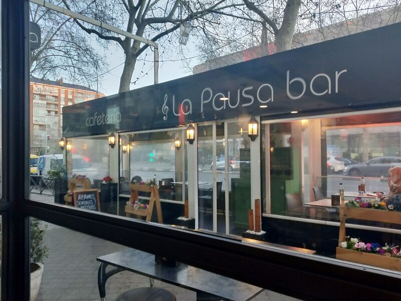 LA PAUSA BAR - MADRID | Mediterrane Küche in meiner Nähe | Jetzt reservieren