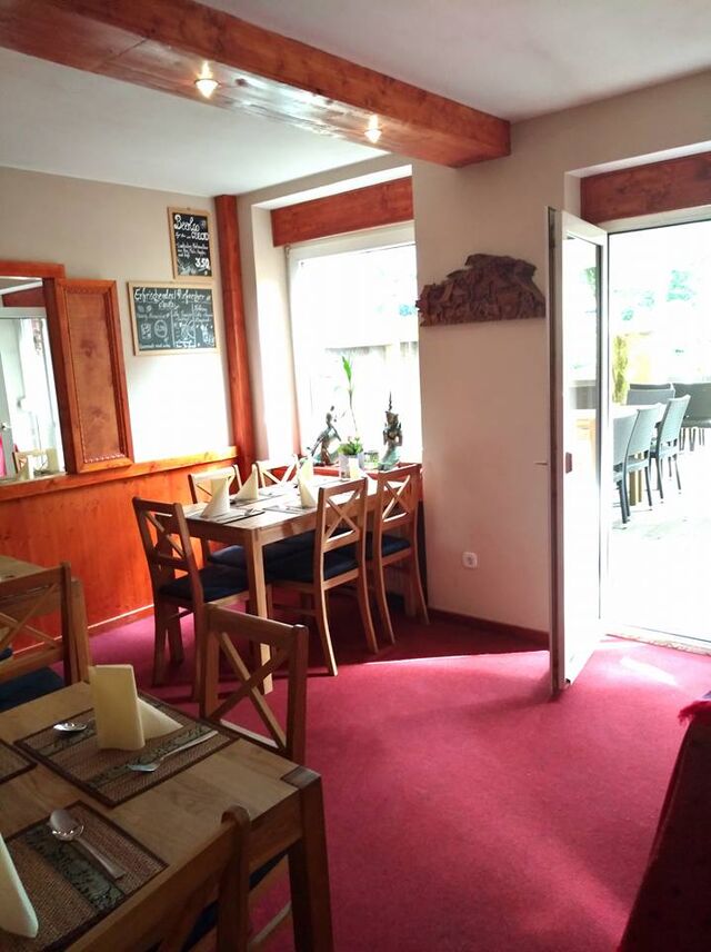 Unser Gastraum, indem Sie gemütlich essen, trinken und reden können :-) - Raum 1