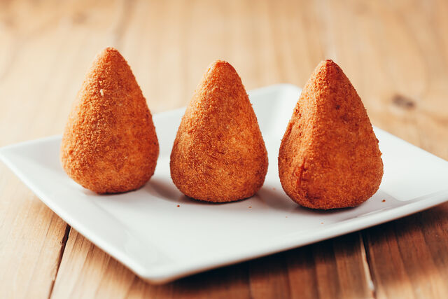 Coxinha de Frango com Massa de Batata