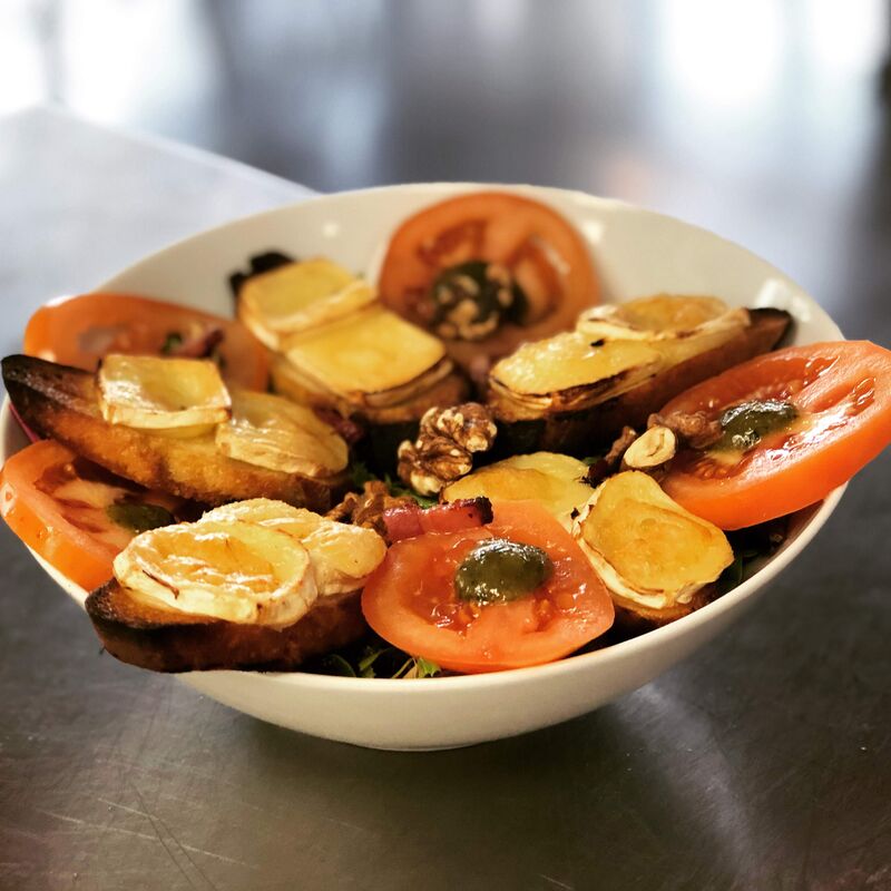 Salade de chèvre chaud