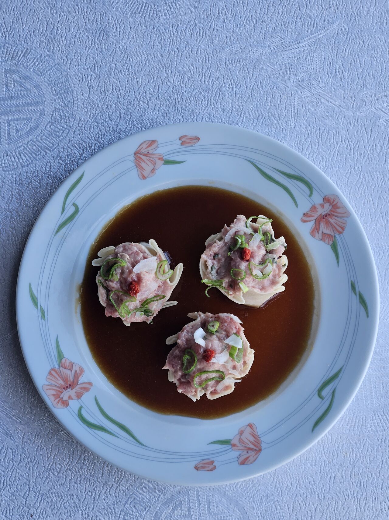 Xiao mai ( bouchée vapeur au boeuf ).