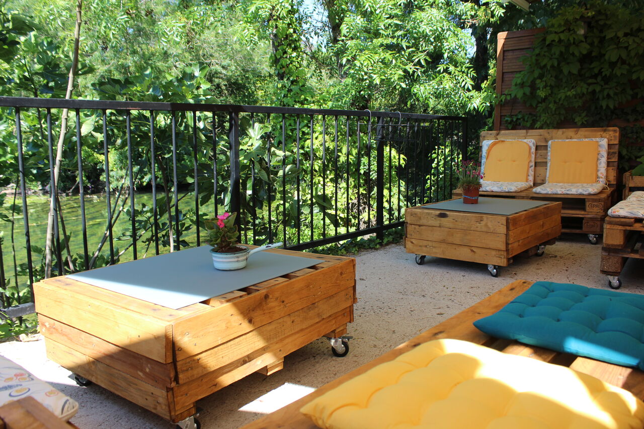 Un verre au bord de l'eau ?