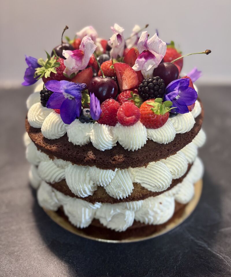 Nude cake fleuri
