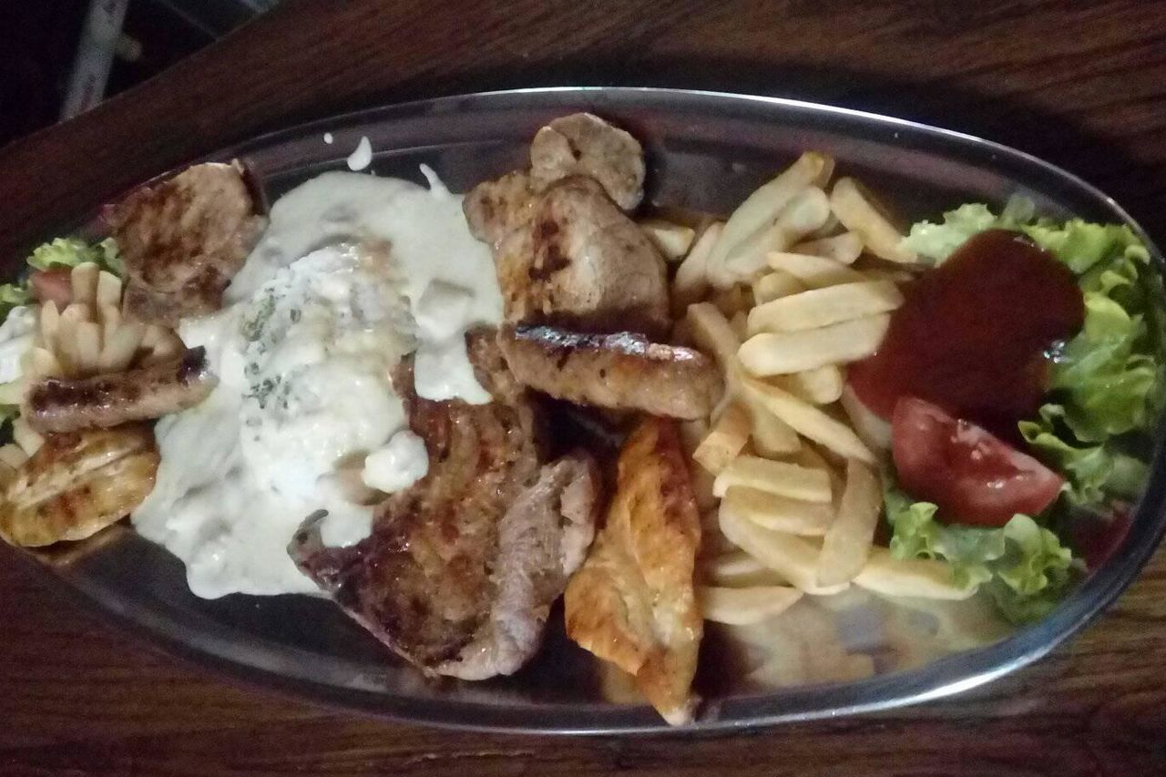 Plata za četiri osobe