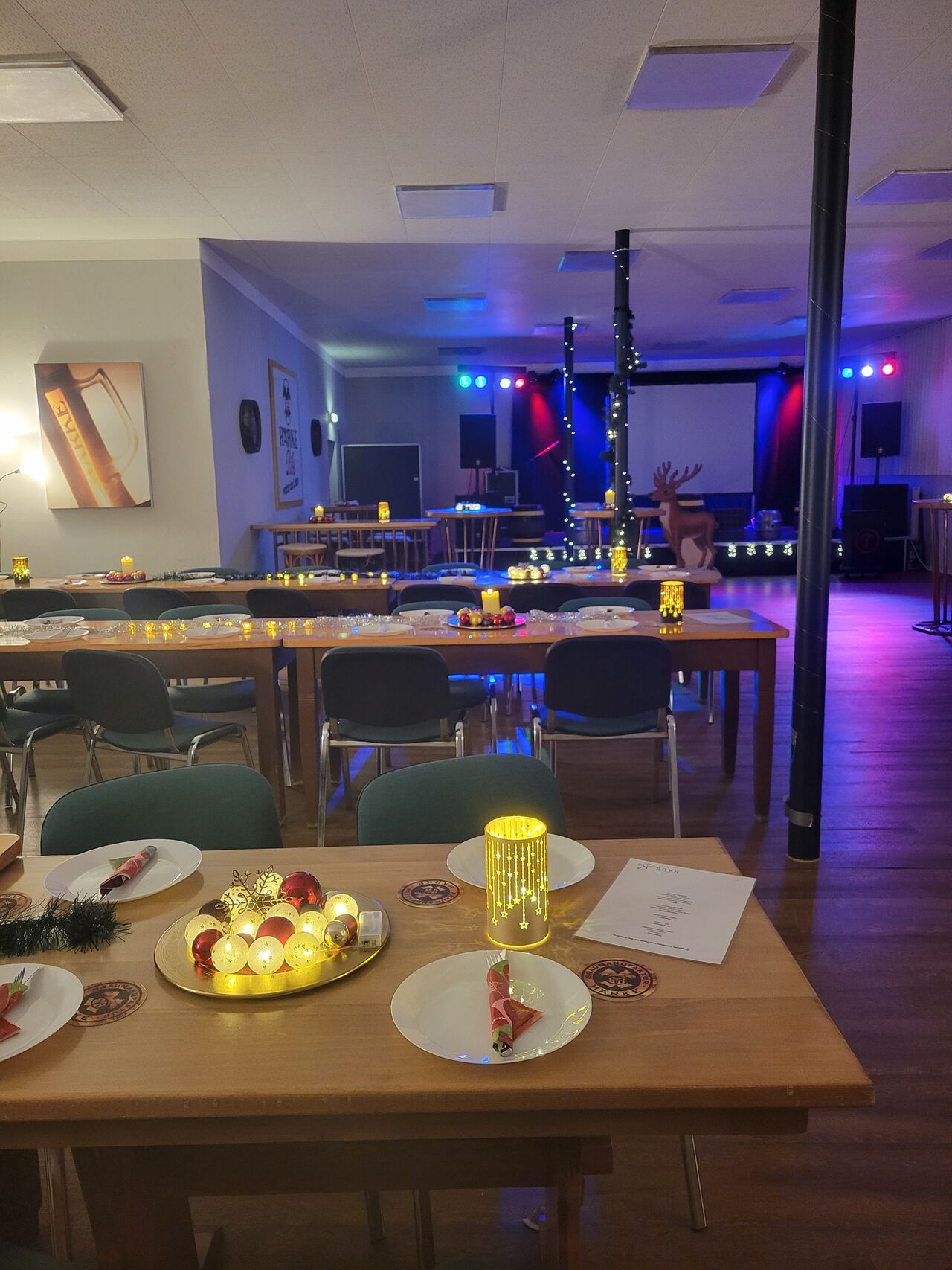 Saal zur Weihnachtszeit 