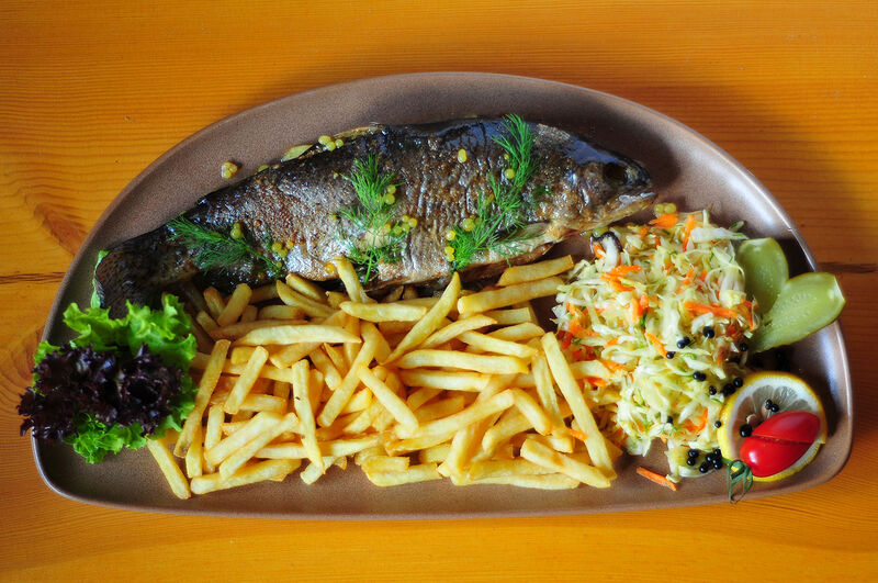 Pstrąg pieczony w piecu