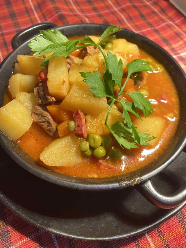 Jardineira de Vitela. Uma das opções para o menu Executivo de Segunda a Sexta ao Almoço.