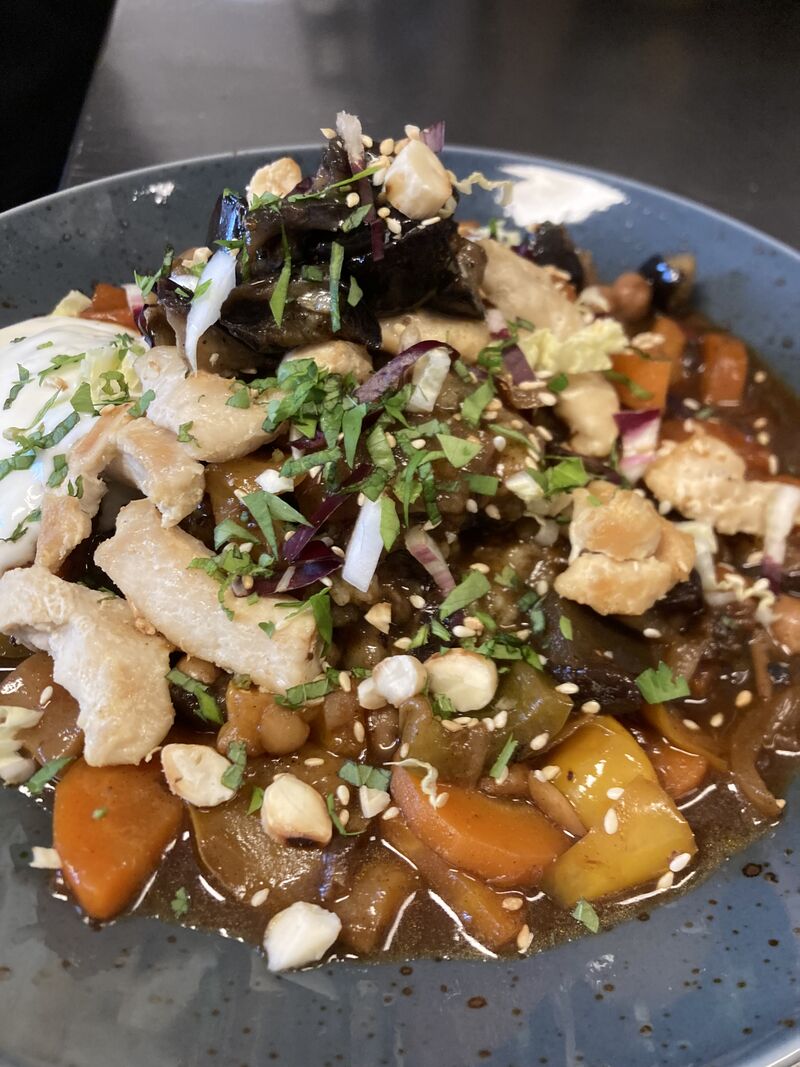 Marakesh Bowl- Hühnchen mit Orientalischem Gemüse und Linsen-Couscous