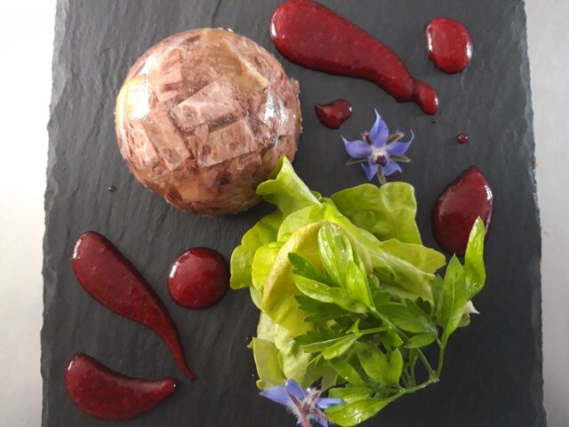 Demi-sphere de cochon et foie gras