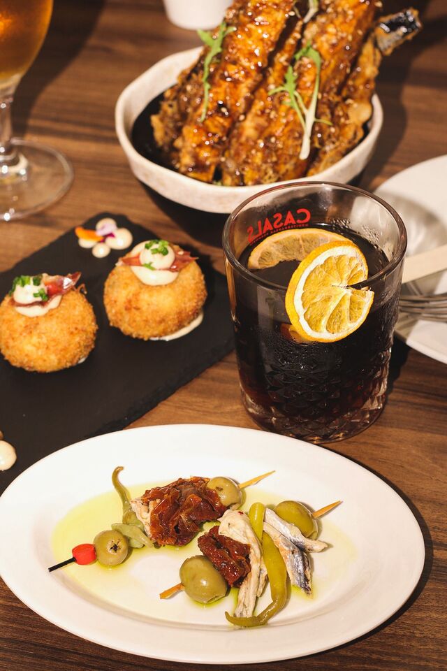 Vermut, tapas y buen rollo