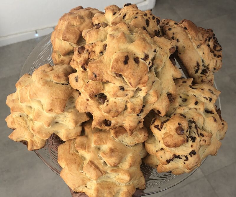 Pain au beurre nature et aux pépites de chocolat