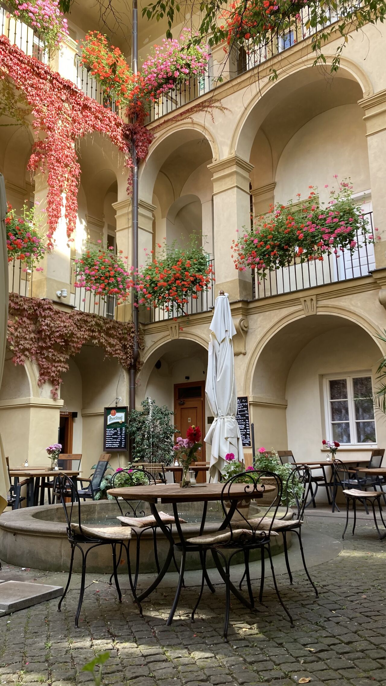 bistr-loreta-praha-1-hrad-any-bistro-near-me
