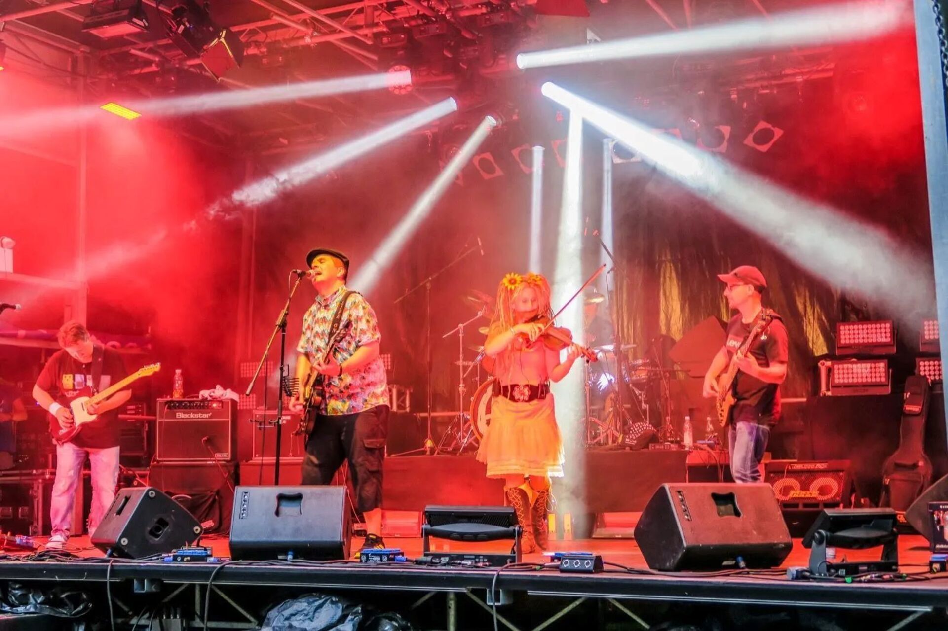 Balkan-Rock mit Life on Wheels im Brandner