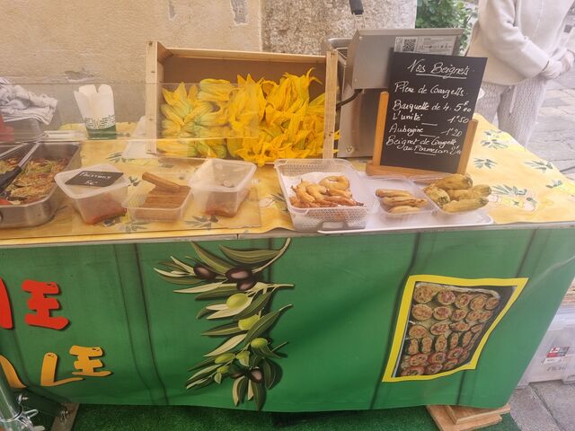 Fleur courgettes 5€ la barquette de 4