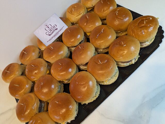 Grand plateau de mini burger au bœuf 