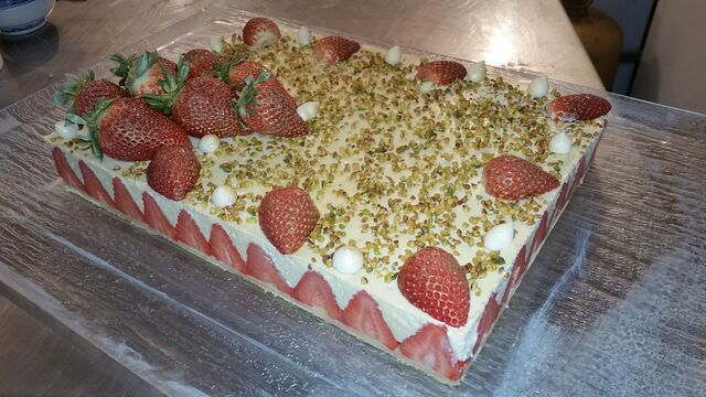 Fraisier crème diplomate Pistache.