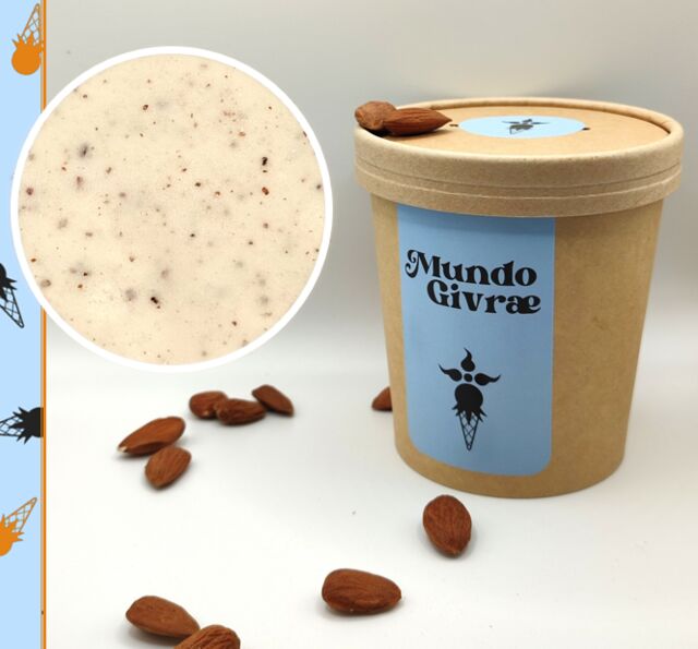 Glace aux amandes torrefiées