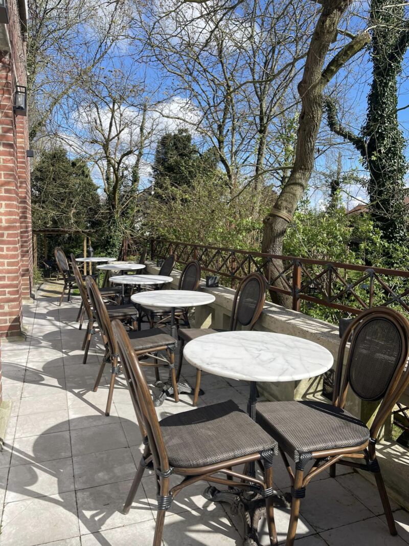 Un petit verre en terrasse, ça vous tente?