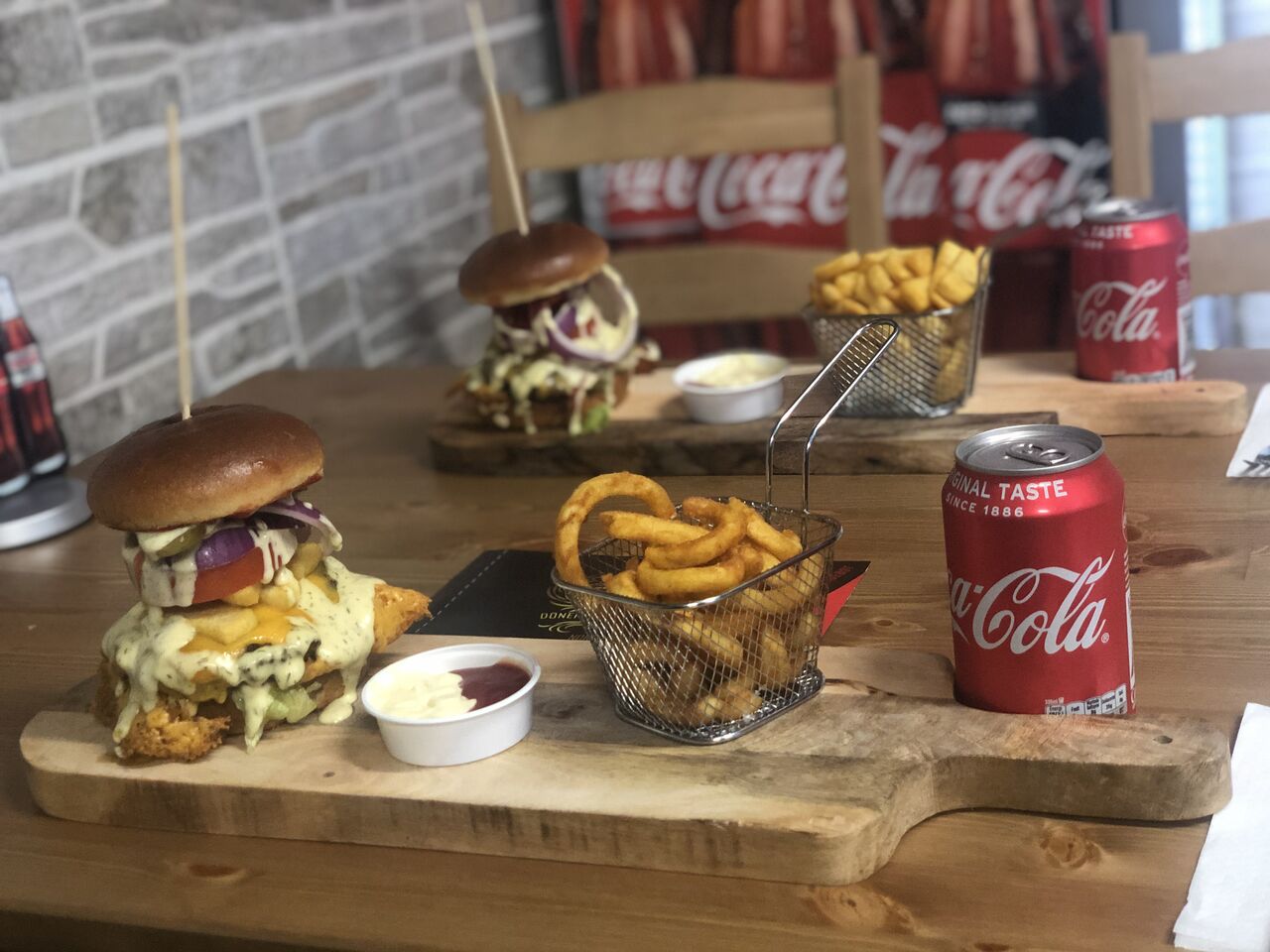  Amins
Burger Menu
100% Halal 