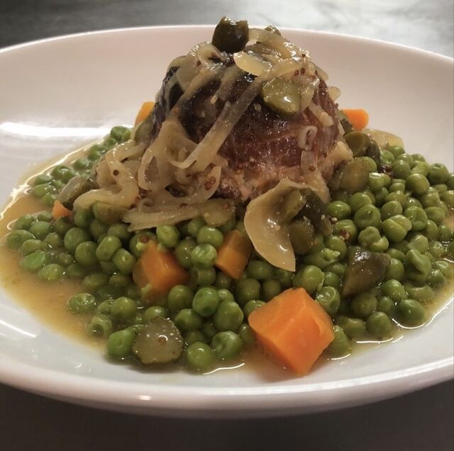 Menu brasserie les jeudis midi !
Ici : Paupiette de veau charcutière 