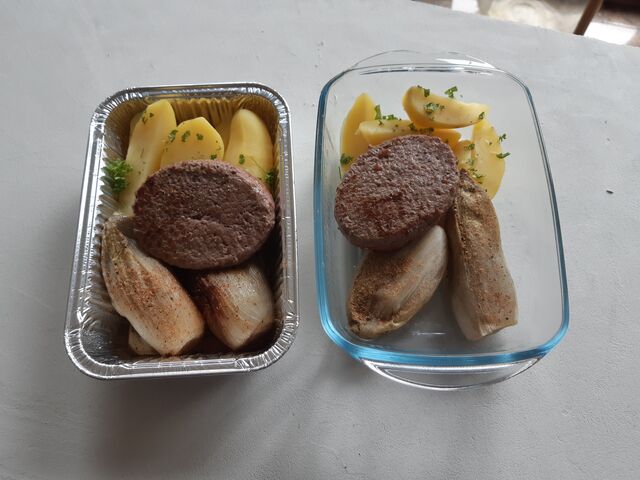 Chicons , pdts, steak haché, produits locaux et/ ou bio
Livraison ravier sous vide ou pirex.