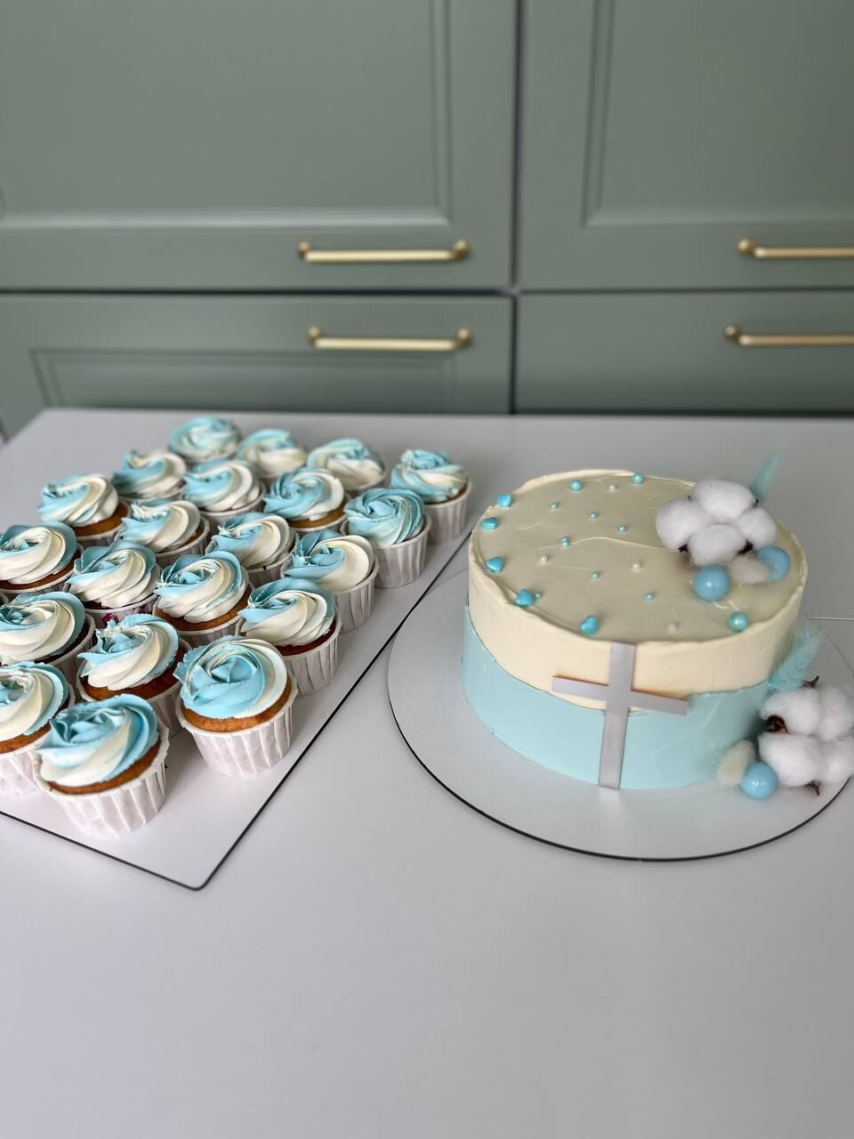 Gâteau baptême + Cup-cakes