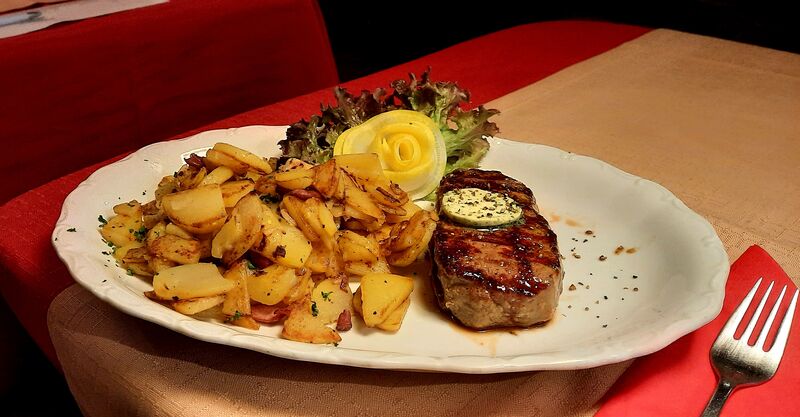 Verschiedene Steakgerichte