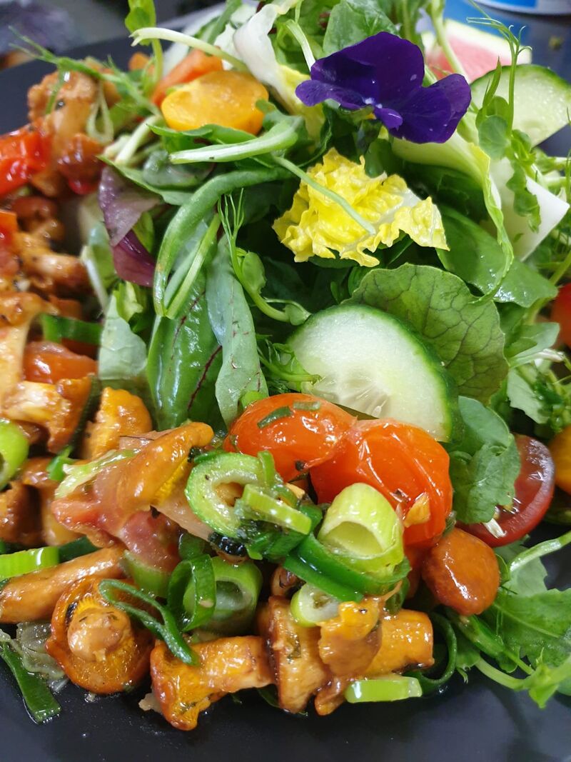 Salat mit Pfifferlingen