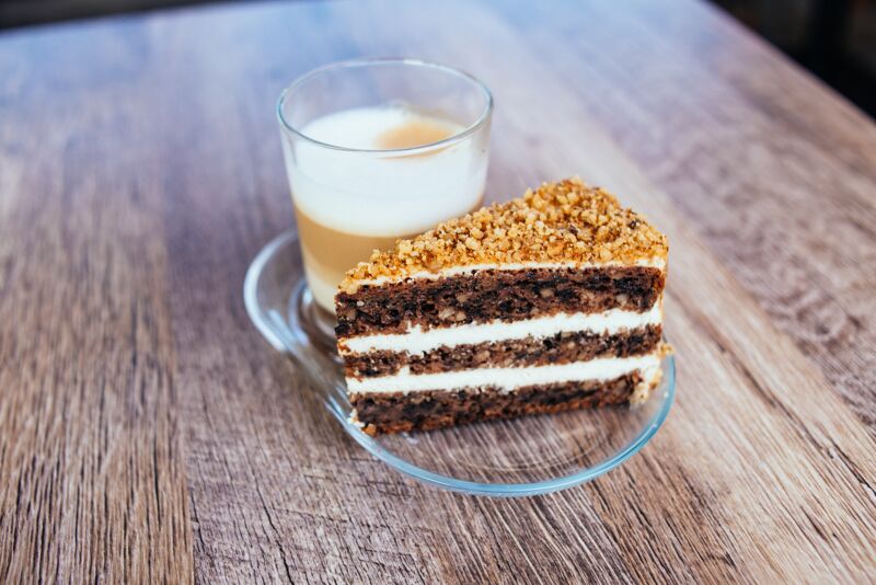 Ořechovo-mrkvový dort