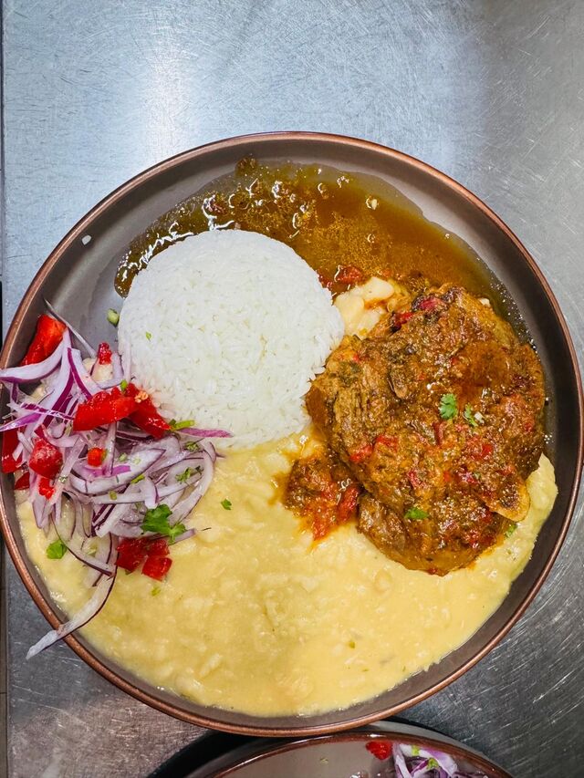 CABRITO A LA NORTEÑA CON FREEJOLES