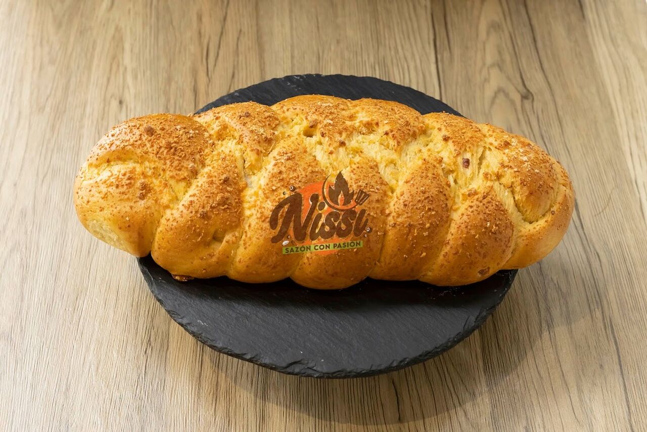 Pan trenza relleno de queso