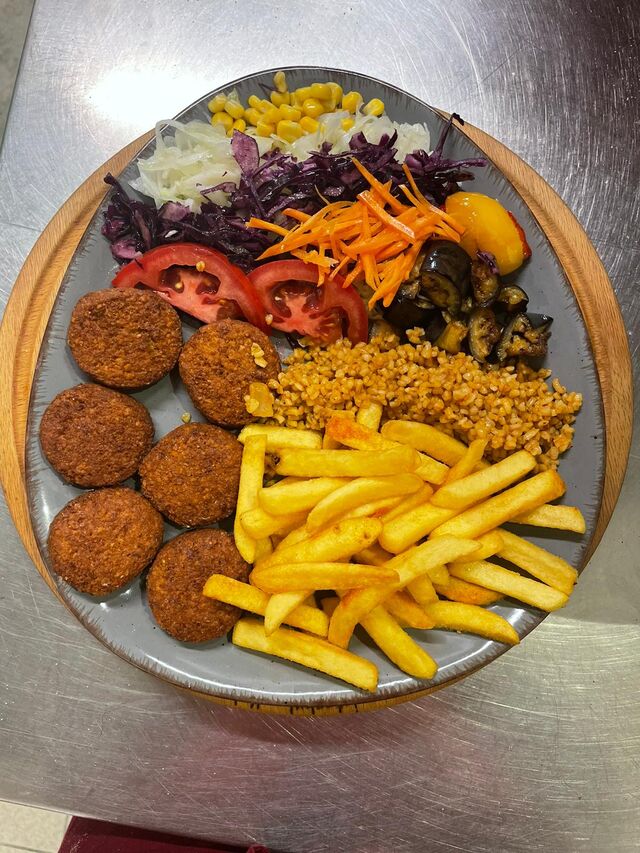 Falafal BulgurReis-Pommes-Salat