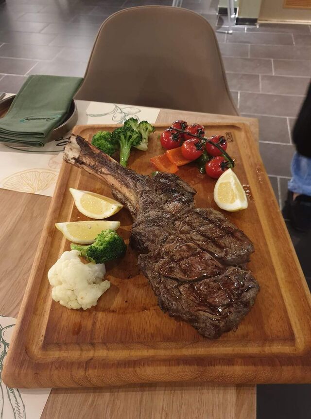 Creta Tomahawk Steak