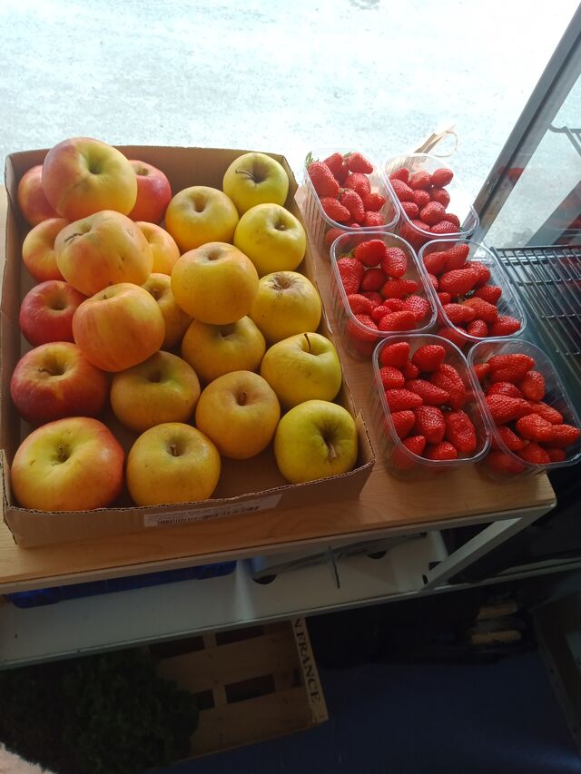 Pommes et des fraises de colayrac st cirq