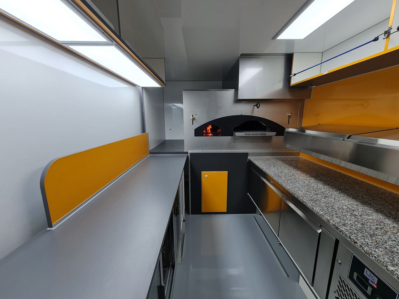 Intérieur de votre nouveau camion pizza