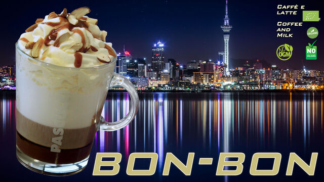 Cappuccino special con mandorle salate