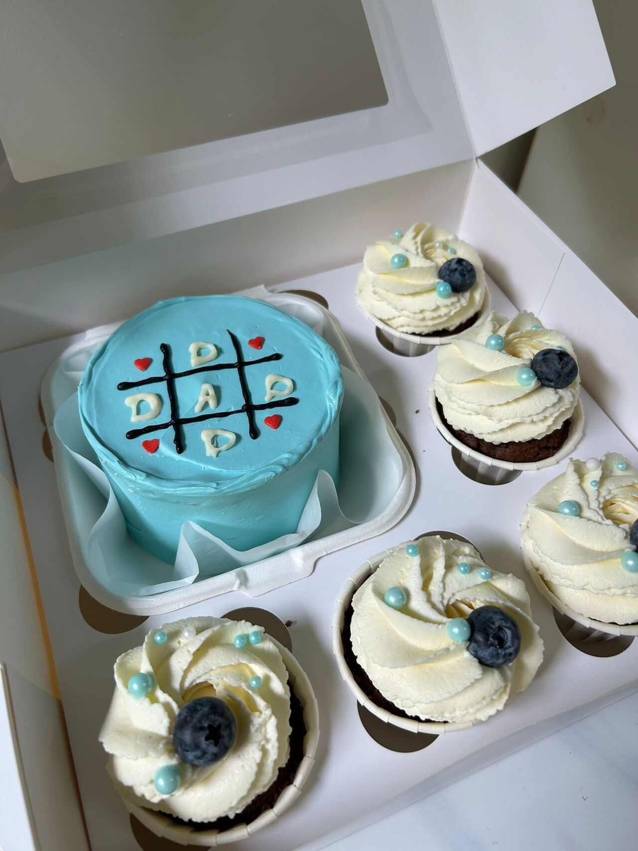 BentoCake + Cupcakes