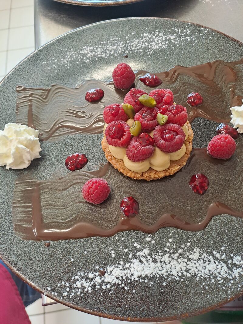 Sable au speculoos,framboises,crème pistache 