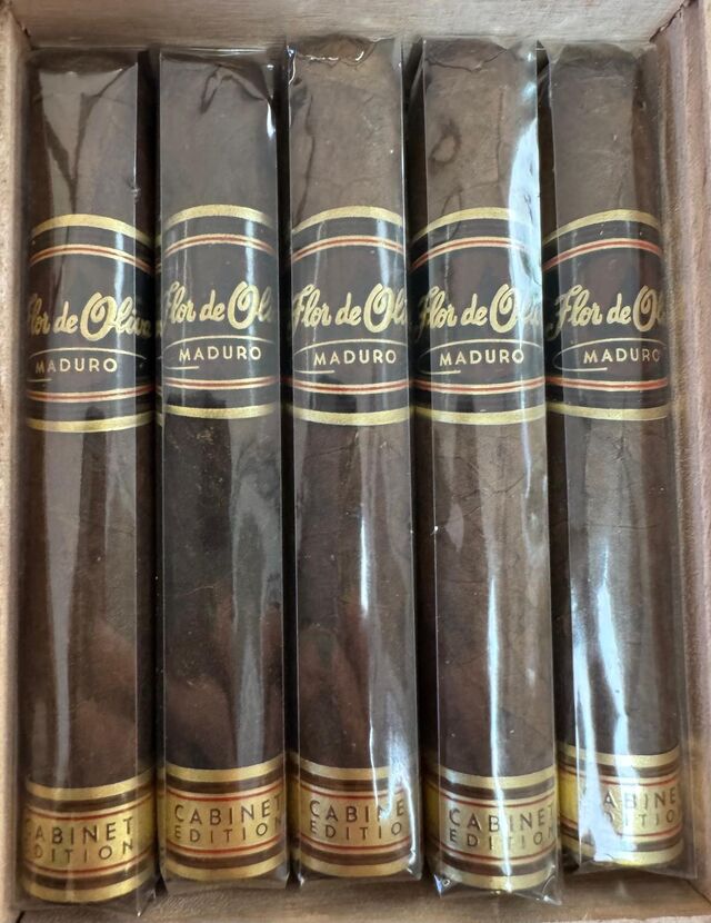 Flor De Oliva Maduro