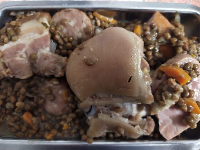 PETIT SALÉS AUX LENTILLES