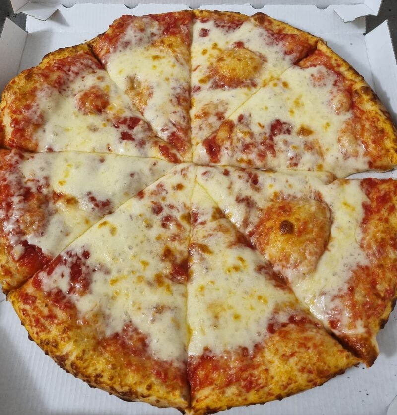 Sýrová Pizza - 185,- kč - Rajčatová omáčka, mozzarella