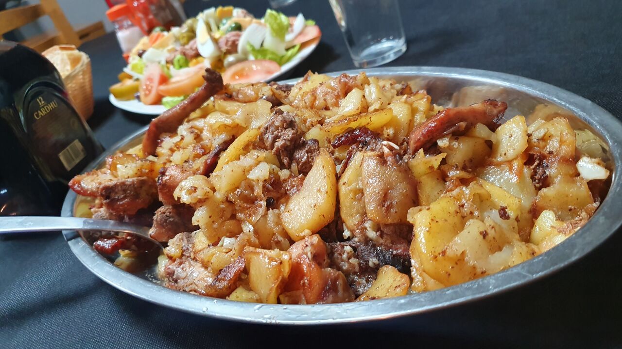 CONEJO PATATAS AJO CABAÑIL 