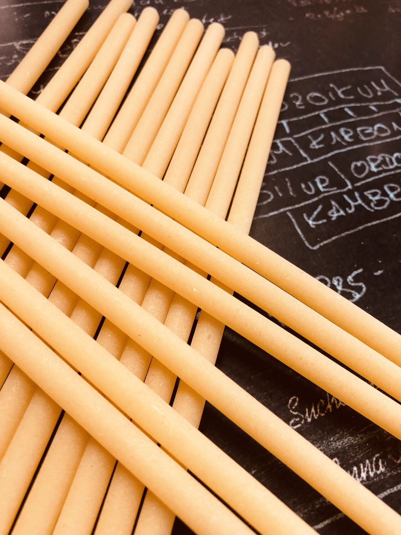 Nudel statt Pappe. Behagliches Mundgefühl. Kein aufweichen im Getränk & kein Müll. 