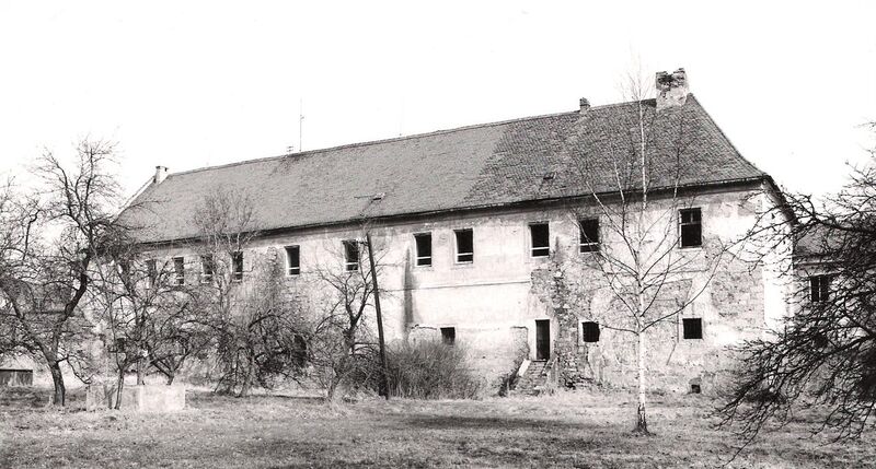 Bývalý správní úřad kolem roku 1990